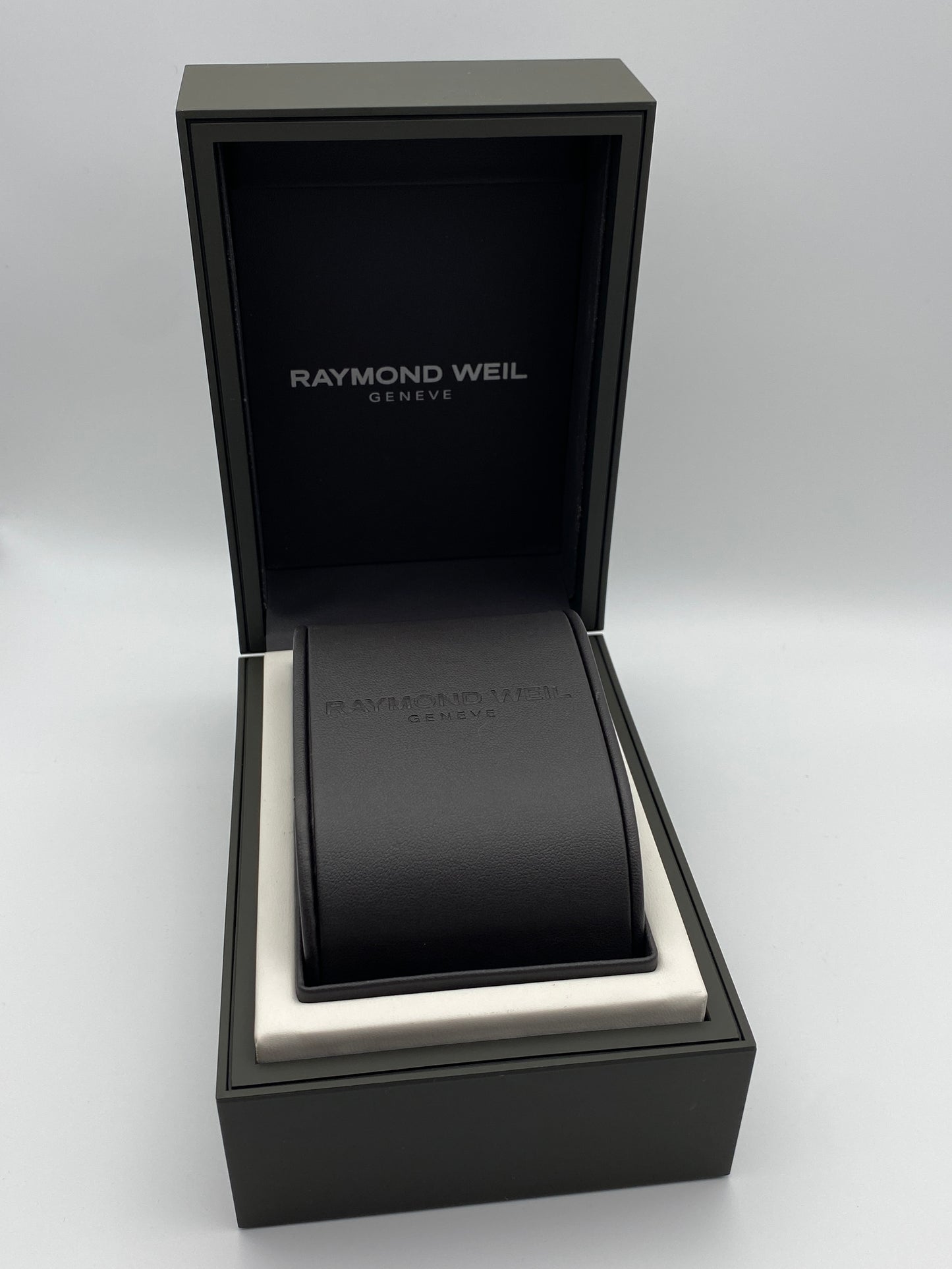 Raymond Weil Noemia 32mm Ladies Watch (5132-SP5-00985)