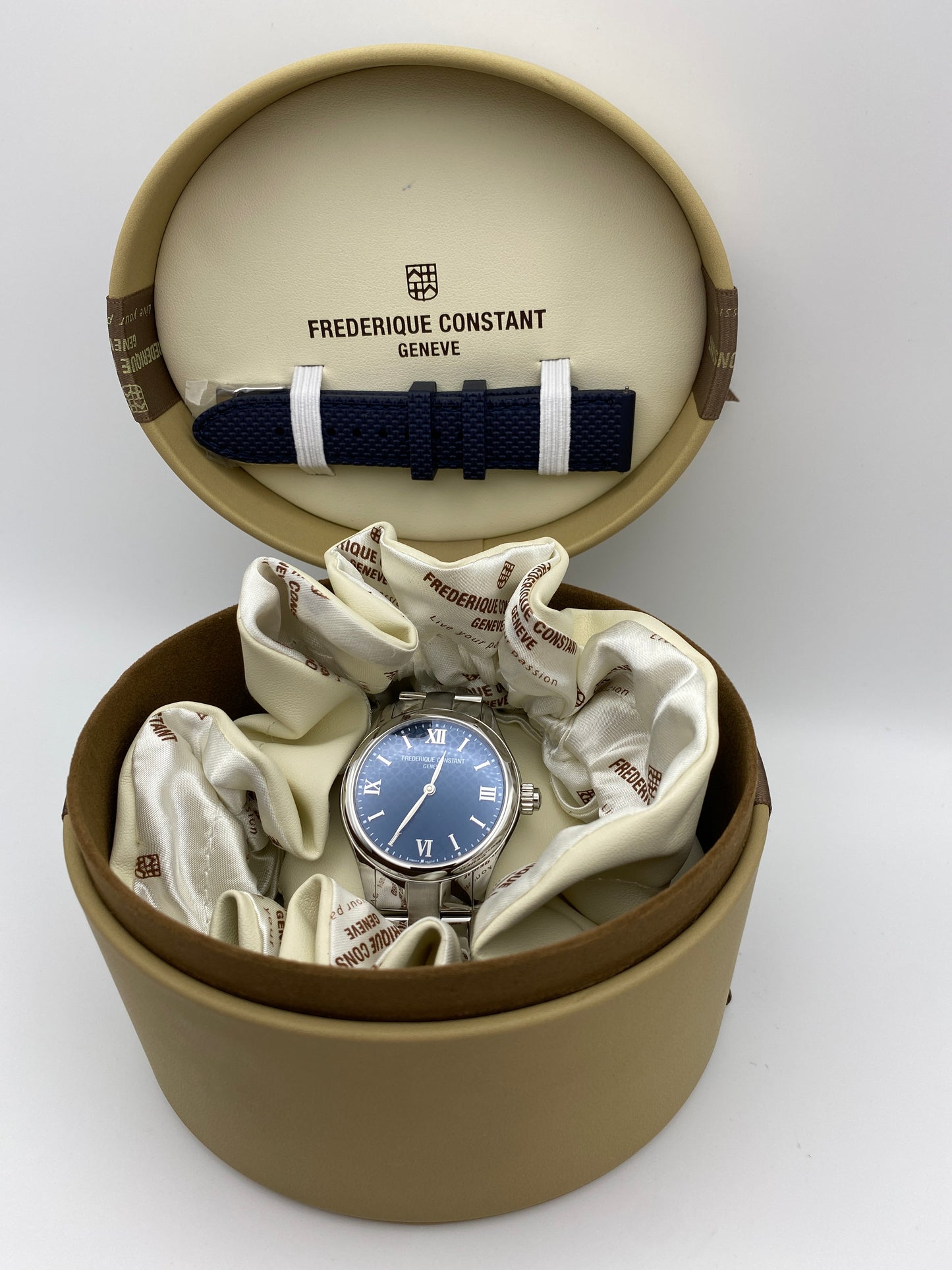 FREDERIQUE CONSTANT Vitality 36mm Smart Watch (FC-286N3B6B)